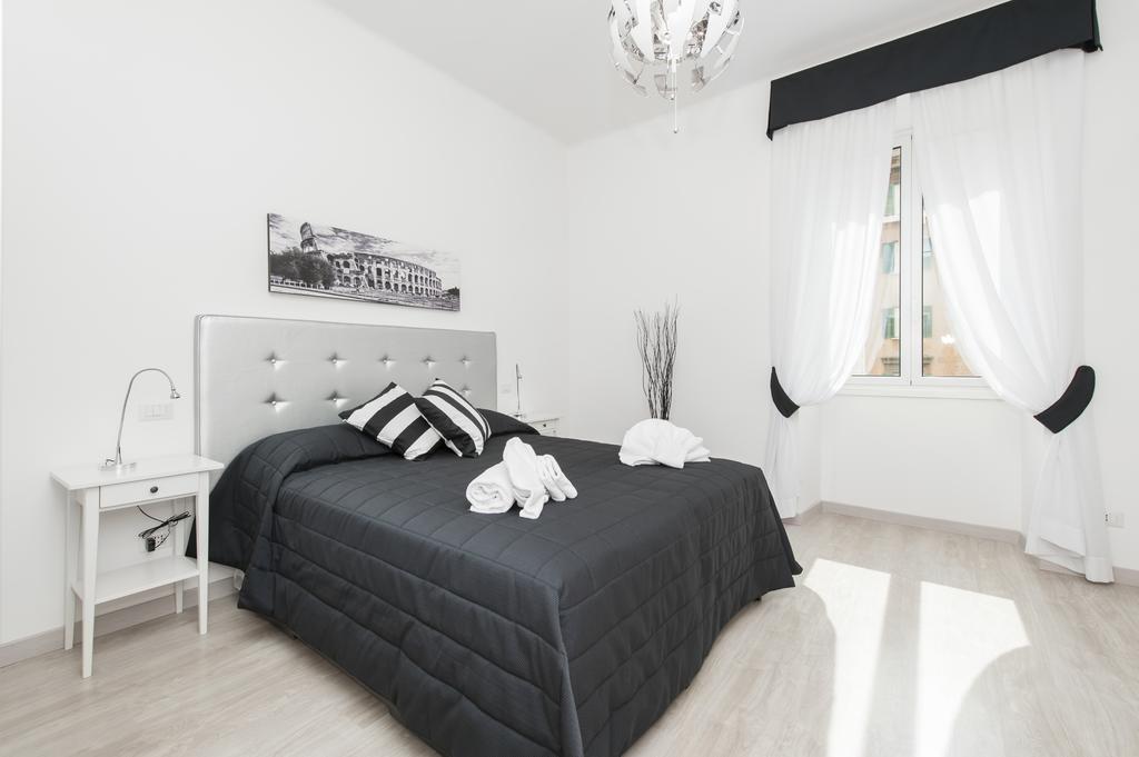 Black Rooms Colosseo Roma Ngoại thất bức ảnh
