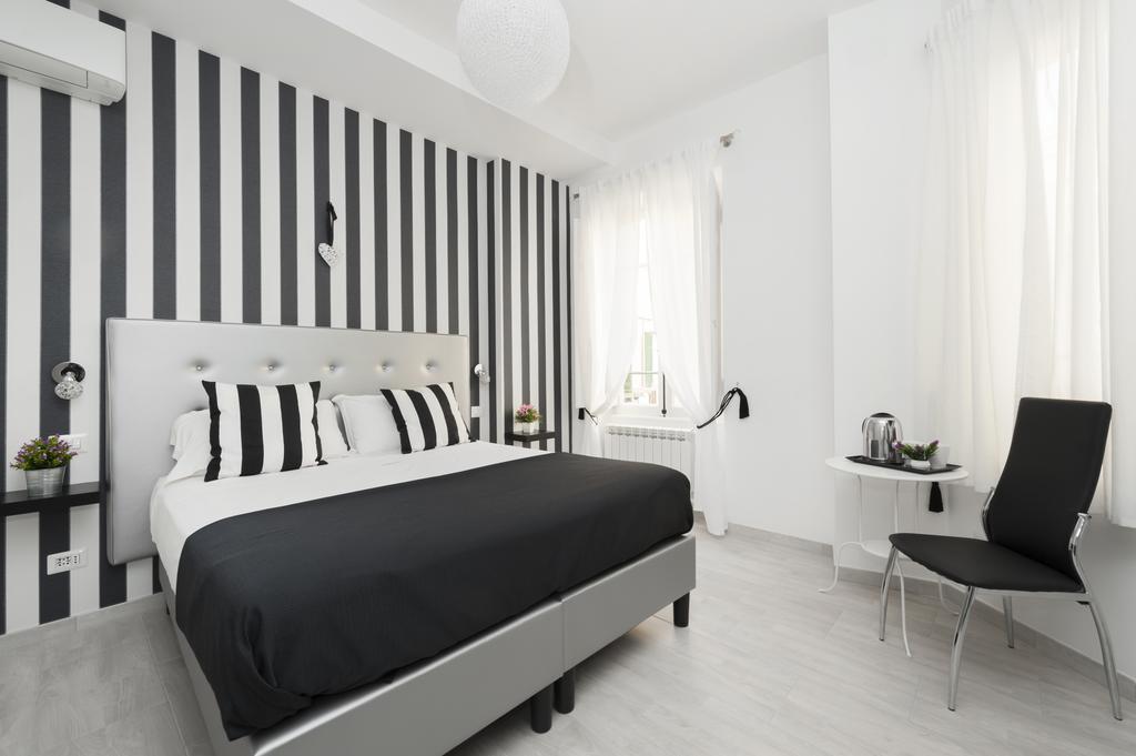 Black Rooms Colosseo Roma Ngoại thất bức ảnh